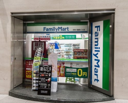 コンビニ　ファミリーマート IBM箱崎ビル店（コンビニ）まで183m