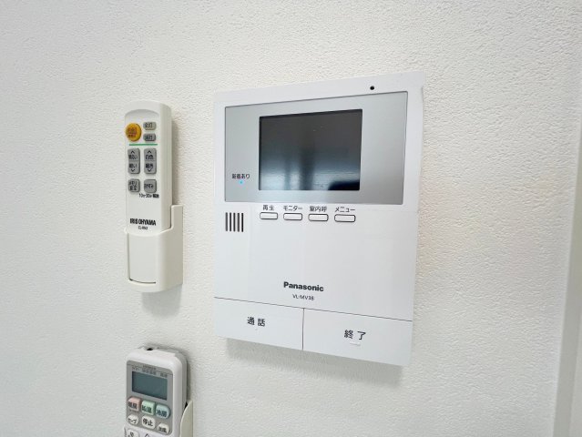 セキュリティ　TVモニターホンで来客が誰か確認してから開けて下さいね