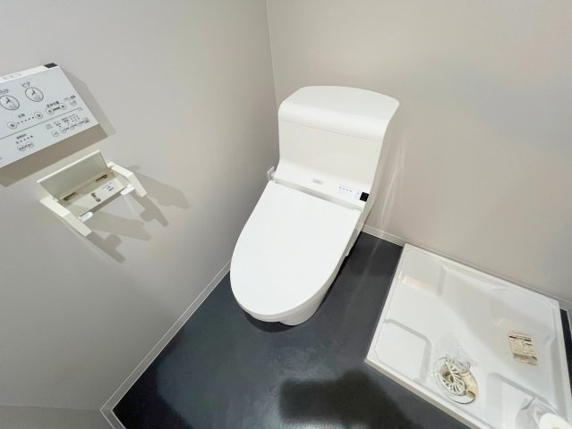 トイレ　綺麗なトイレにはウォシュレット標準装備です。
