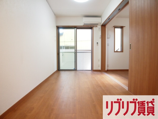 AQUE11の居間写真
