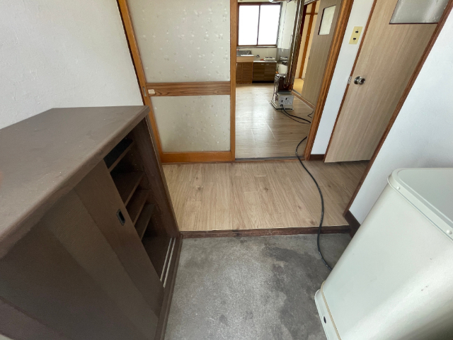 函館市電湯川線 昭和橋駅 徒歩5分 2階建 築54年の玄関写真