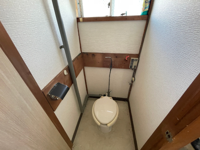 函館市電湯川線 昭和橋駅 徒歩5分 2階建 築54年のトイレ写真