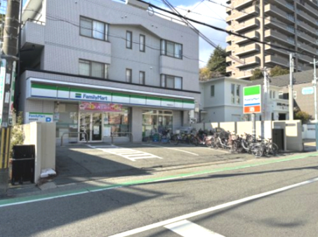 コンビニ　ファミリーマート 甲陽園駅前店（コンビニ）まで582m
