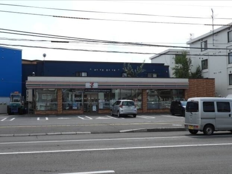 コンビニ　セブンイレブン札幌北39条店（コンビニ）まで198m