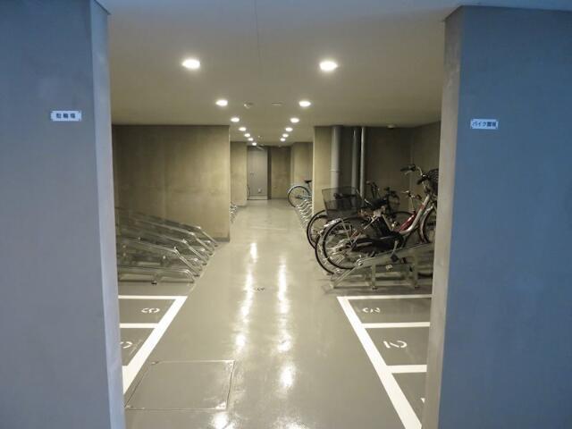 ロビー　駐輪場