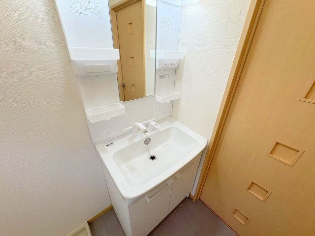 洗面設備　使いやすい洗面所です