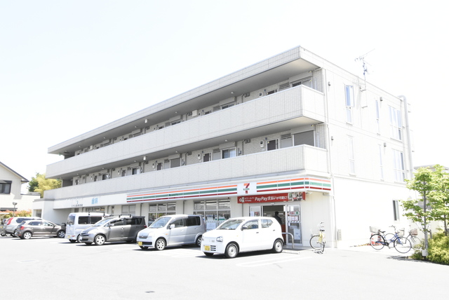 コンビニ　セブンイレブン川口安行藤八店（コンビニ）まで548m