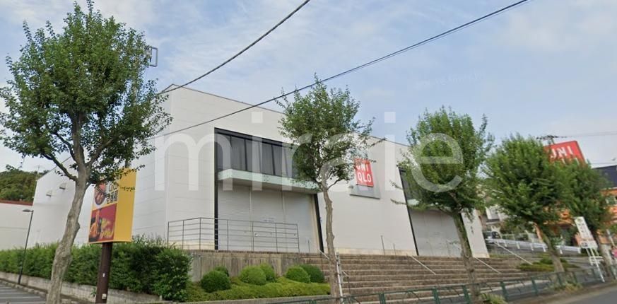 ショッピングセンター　ユニクロ町田鶴川店（ショッピングセンター）まで850m