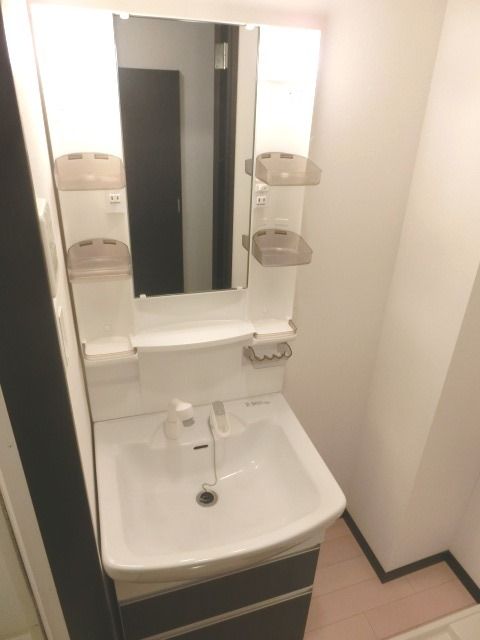 洗面設備　忙し朝に便利なシャンプードレッサー