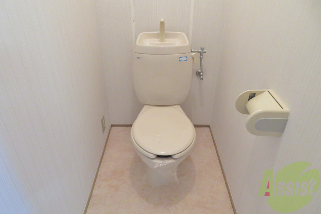 トイレ　トイレとお風呂が別なので清潔に使えて嬉しいですね。