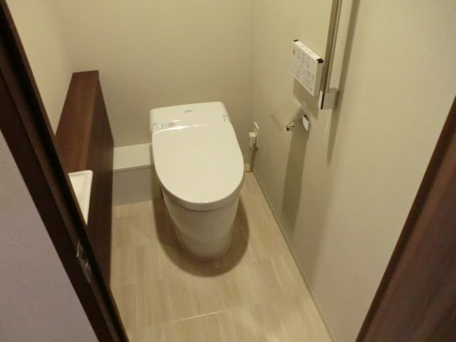 阪急京都線 京都河原町駅 徒歩2分 11階建 築12年のトイレ写真