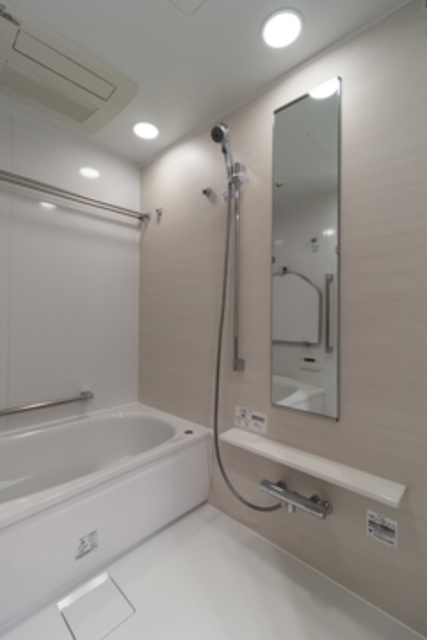 バス・シャワールーム　※写真は同タイプ住戸です。