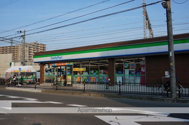 コンビニ　ファミリーマート（コンビニ）まで847m