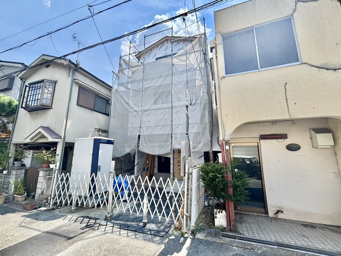 建物外観　建築中