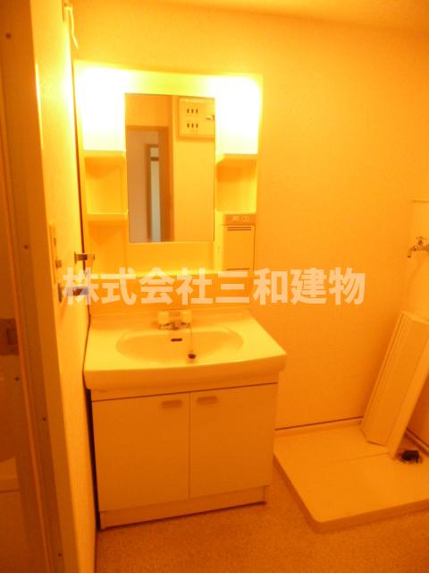 洗面設備　同タイプ別室の参考写真です