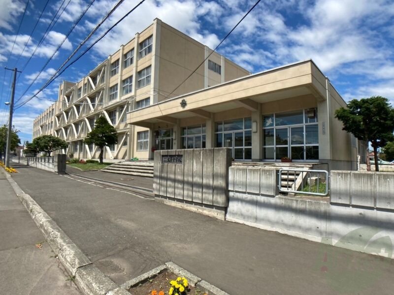 中学校　札幌市立太平中学校（中学校）まで154m