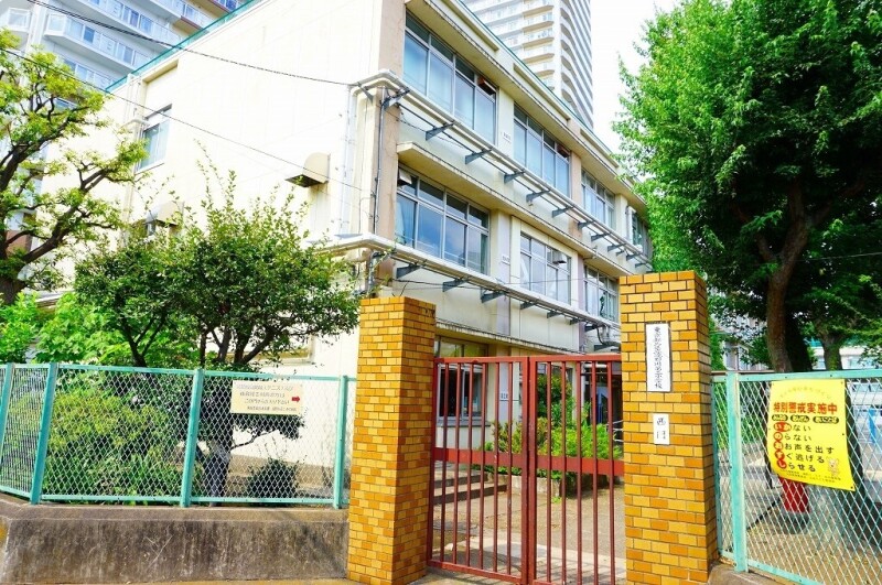 小学校　北区立滝野川第二小学校（小学校）まで189m