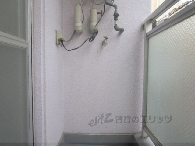 バルコニー　洗濯機置場