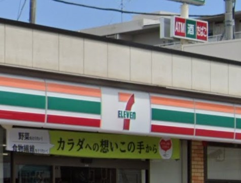コンビニ　セブンイレブン（コンビニ）まで496m
