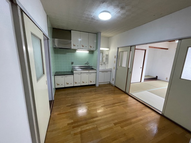 樋ノ口町戸建の居間写真