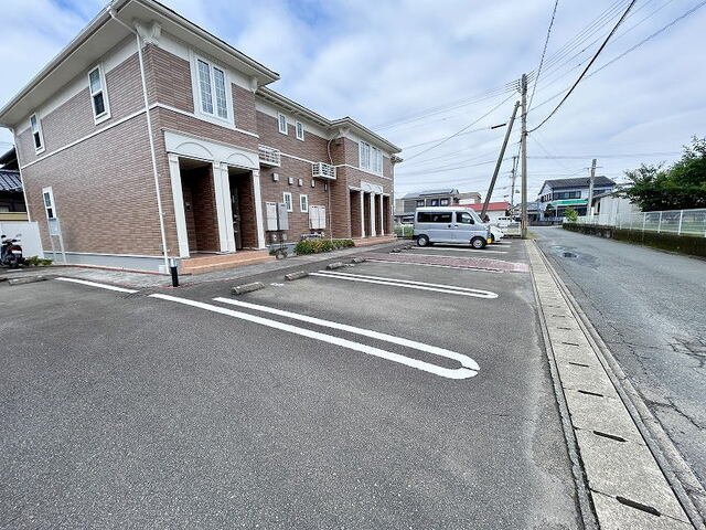 駐車場　駐車場完備です