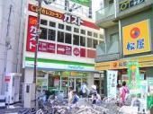 コンビニ　ファミリーマート（コンビニ）まで400m