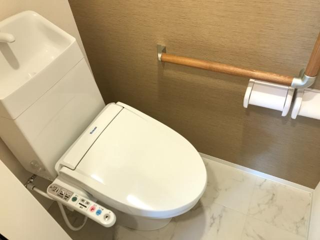 トイレ　シャワー付トイレ