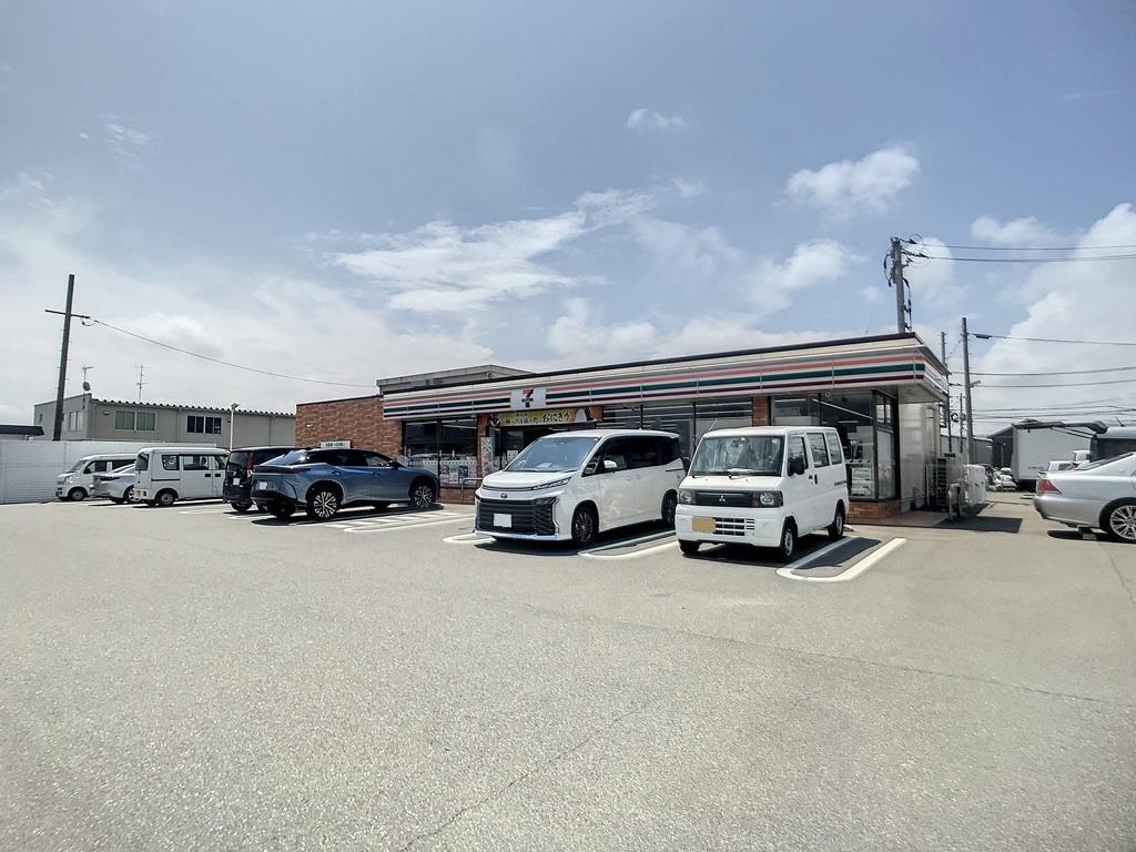 コンビニ　セブンイレブン山口小郡若草町店（コンビニ）まで371m