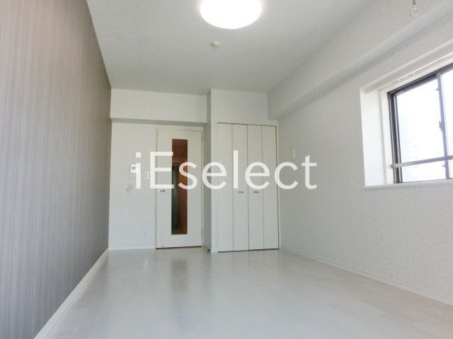 その他部屋・スペース　バルコニー側からのお部屋です