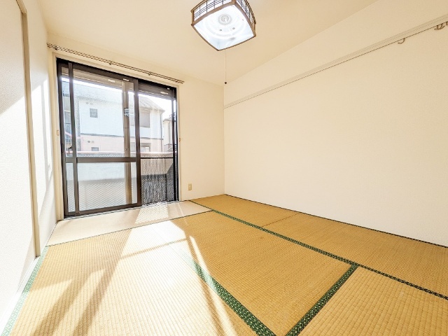 その他　希望により洋室に変更可能※類似室内
