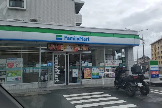 コンビニ　ファミリーマート 川崎鷺沼店（コンビニ）まで427m