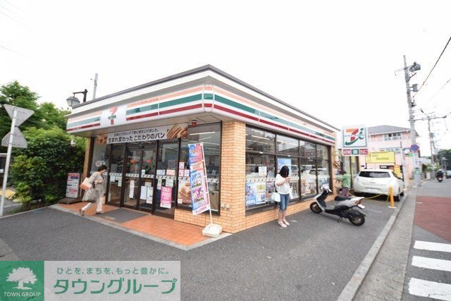 コンビニ　セブンイレブン横浜鶴ケ峰駅北店（コンビニ）まで120m