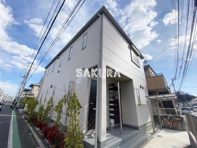エントランス　お洒落な建物デザイン♪