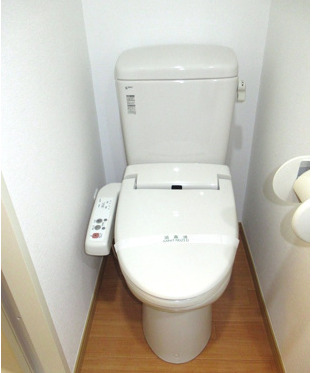 東武東上線 北池袋駅 徒歩2分 8階建 築18年のトイレ写真