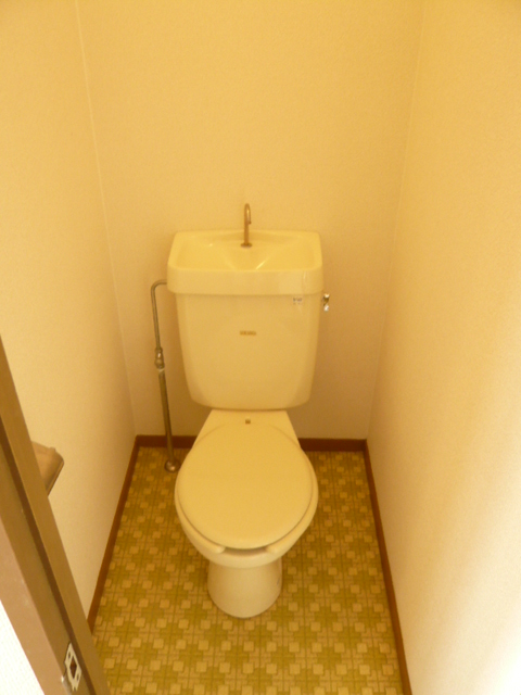つくばエクスプレス つくば駅 徒歩15分 2階建 築41年のトイレ写真