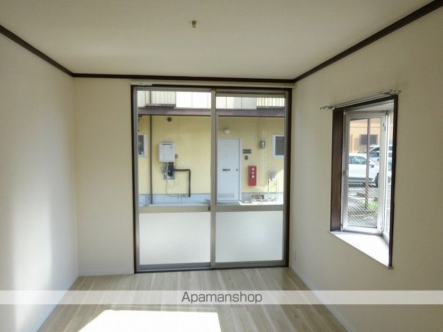 アーバン腰浜Aの居間写真
