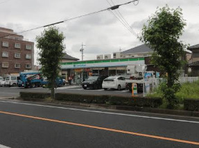 コンビニ　ファミリーマート 刈谷一ツ木町店（コンビニ）まで288m