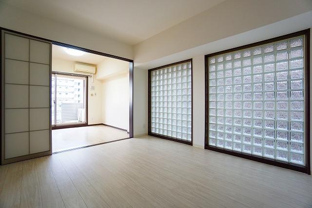 アーバンフラッツ西中島の居間写真