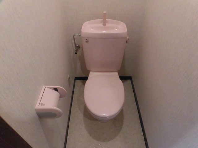 トイレ　清潔感のあるトイレです