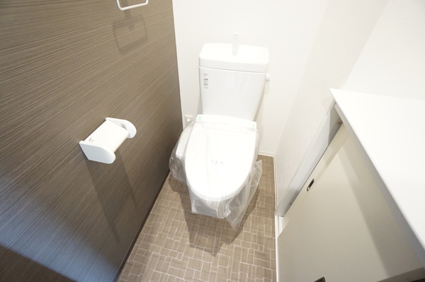 阪急千里線 豊津駅 徒歩15分 4階建 築13年のトイレ写真