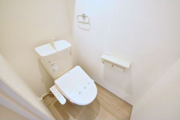 地下鉄南北線 中島公園駅 徒歩9分 4階建 築10年のトイレ写真