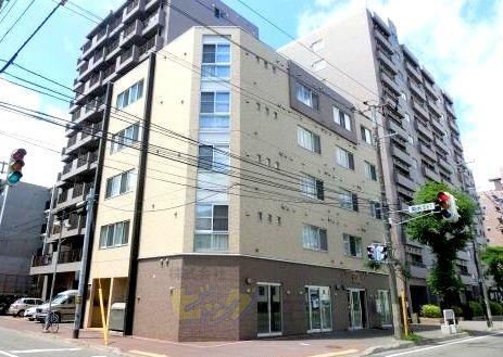 建物外観　人気の菊水駅徒歩２分のオートロック付きマンションです♪