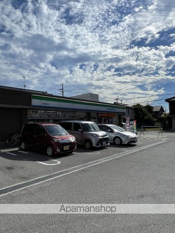 コンビニ　ファミリーマート高石高師浜店（コンビニ）まで257m