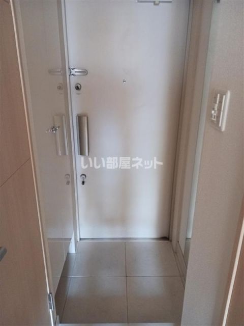 リクレイシア蒲田の玄関写真