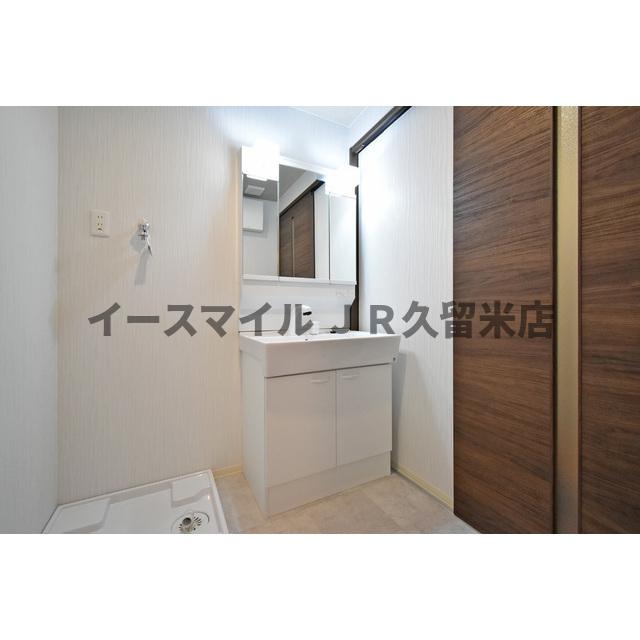 洗面設備　コンパクトで使いやすい洗面所