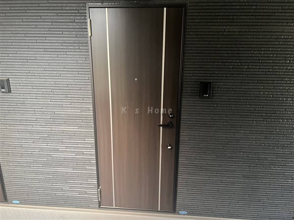 HCフラッツ国玉ガーデンIIの玄関写真