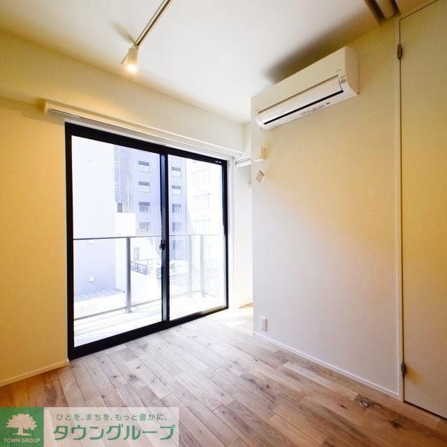 グランアセット秋葉原の居間写真