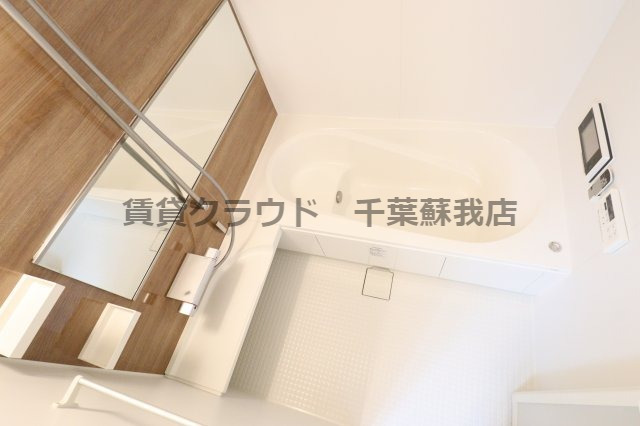 バス・シャワールーム　嬉しいガスコンロ付きのシステムキッチンです！