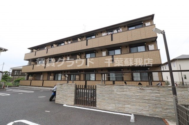 建物外観　落ち着いたカラーのスタイリッシュなデザインが際立ちます！