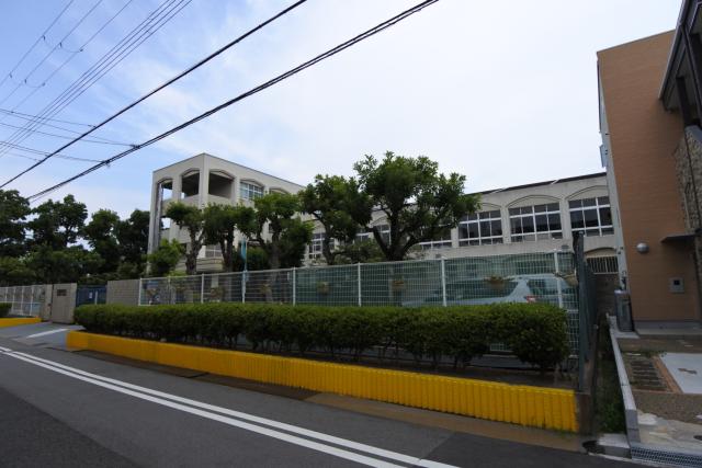 中学校　須佐野中学校（中学校）まで677m